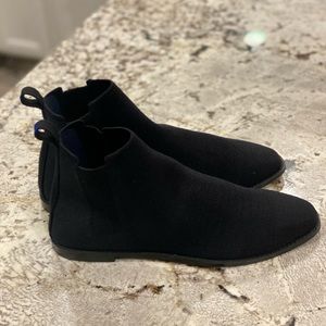 EUC Rothy’s flat ankle booties - Black - Size 10.5